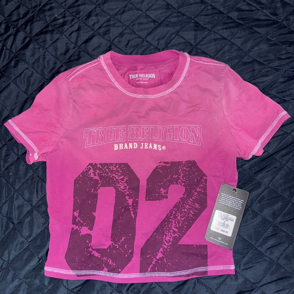 True Religion Women’s Washed Embroidery Pink Baby Tee - size Small